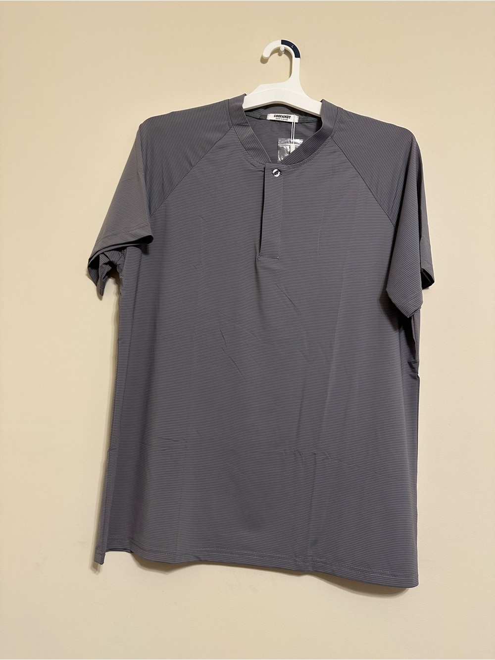 Coofandy Men’s Gray Short Sleeve Henley Performance Shirt Size Large
